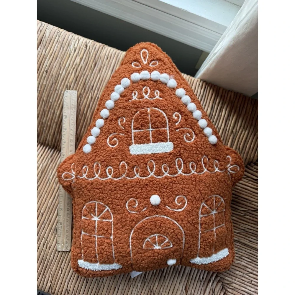 Target Wonderland Gingerbread House Pillow 14